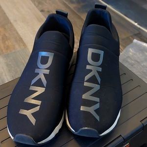 Dkny Women's Jadyn Sneakers Size 7.5